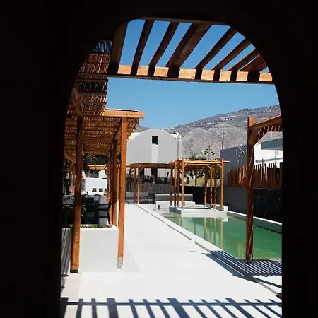 Hotel Terra Nera Perivolos (Santorini)