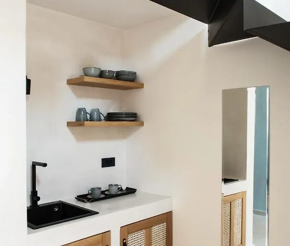 Terra Nera Hotel Perivolos (Santorini)